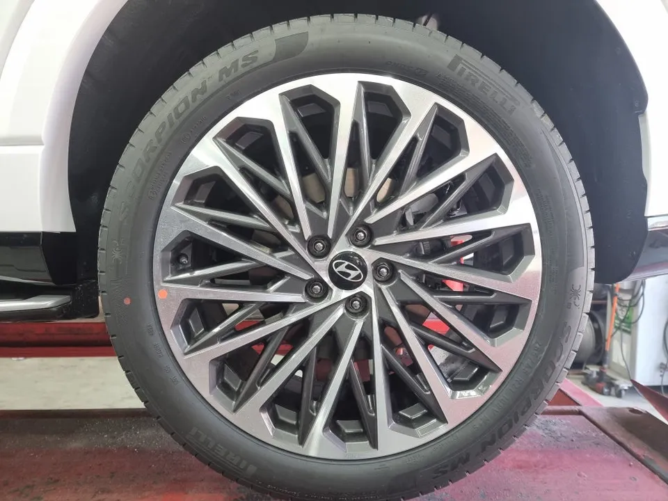 Hyundai Palisade wheel repair - Hyundai Palisade Wheel Repair & Gloss Black Refinish Review photo 4