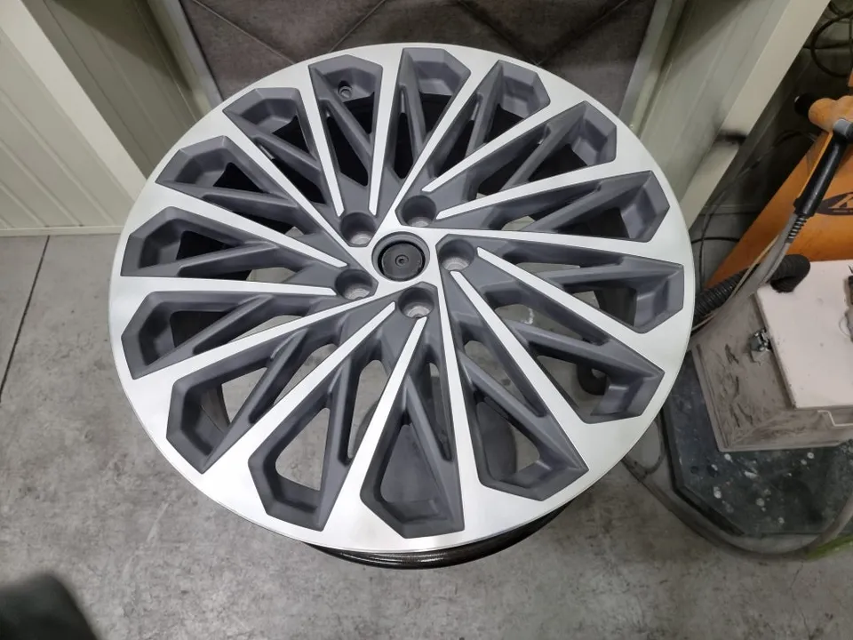 Hyundai Palisade wheel repair - Hyundai Palisade Wheel Repair & Gloss Black Refinish Review photo 7