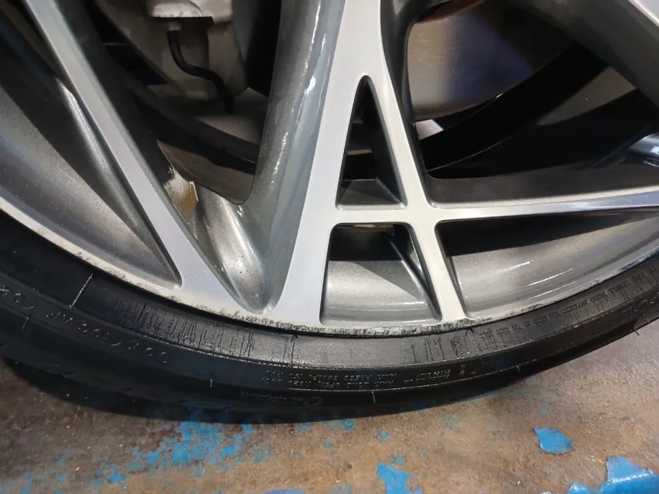 Genesis G90 wheel repair - Genesis G90 Wheel Repair & Refinishing Review — Professional Restoration photo 4