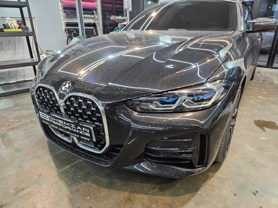 BMW 4シリーズ G22 グリルラッピング事例|費用目安・仕上がり 施工写真 2-1