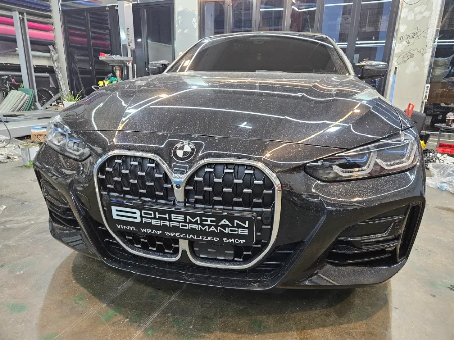 BMW 4シリーズ G22 グリルラッピング事例|費用目安・仕上がり 施工写真 3-1