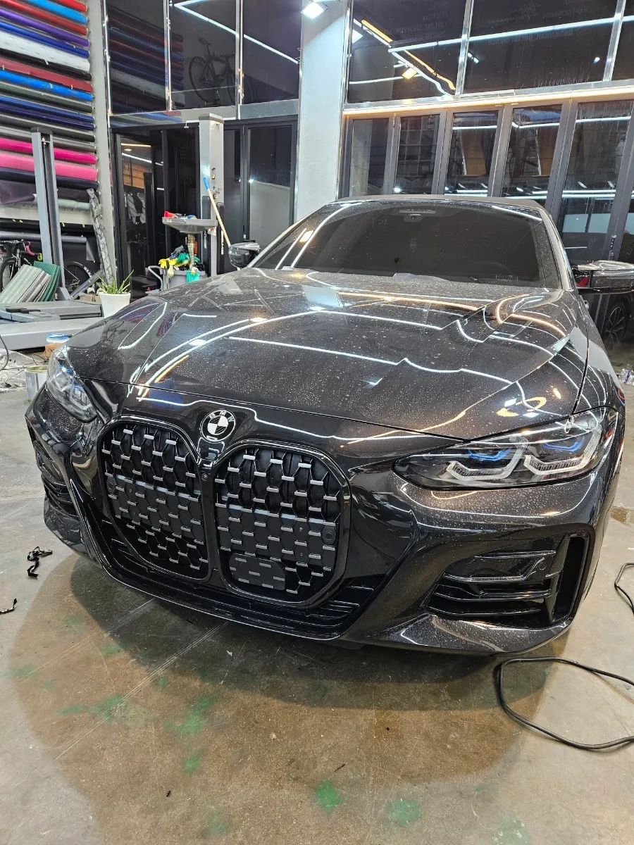 BMW 4シリーズ G22 グリルラッピング事例|費用目安・仕上がり 施工写真 2-3