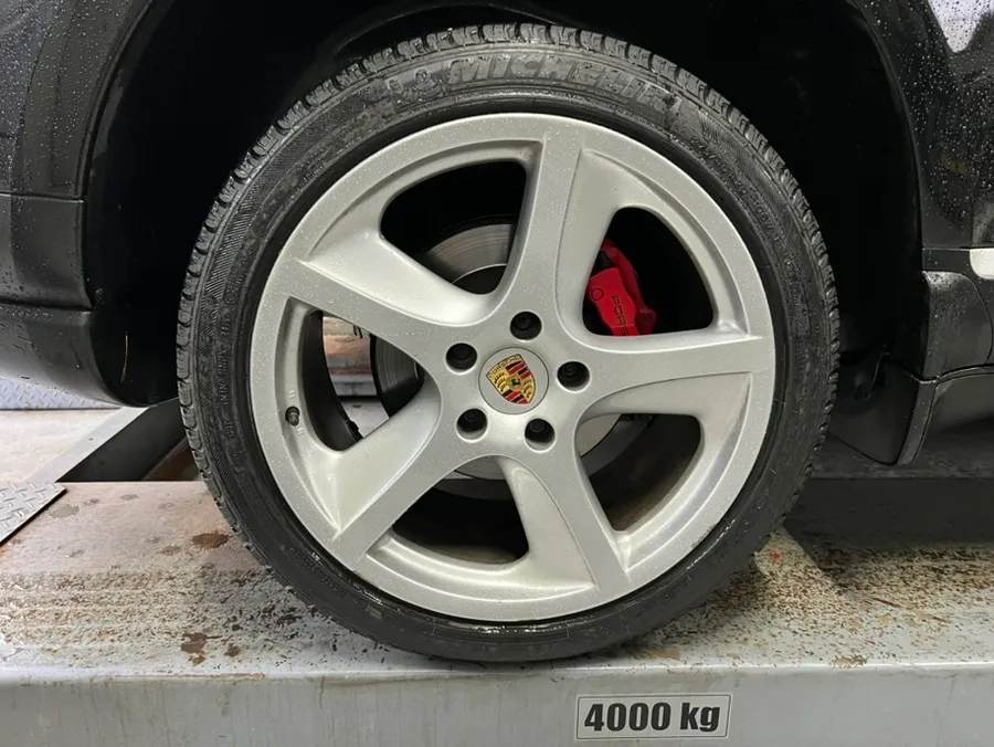 Porsche Cayenne wheel repair - Porsche Cayenne Wheel Repair & Painting Review — Cost & Results photo 2