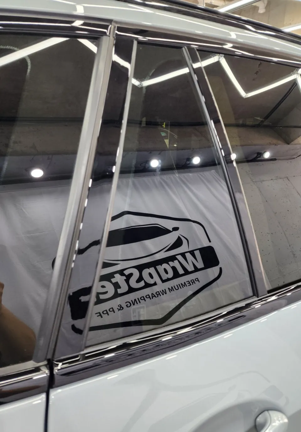 BMW X5のPPF施工事例|ライト・ピラー保護 施工写真 2-3