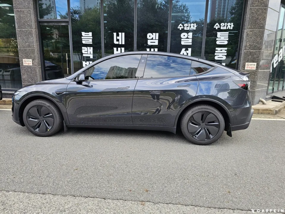 Tesla Model Y window tinting - Tesla Model Y Window Tinting Review — Ceramic Film Benefits photo 5
