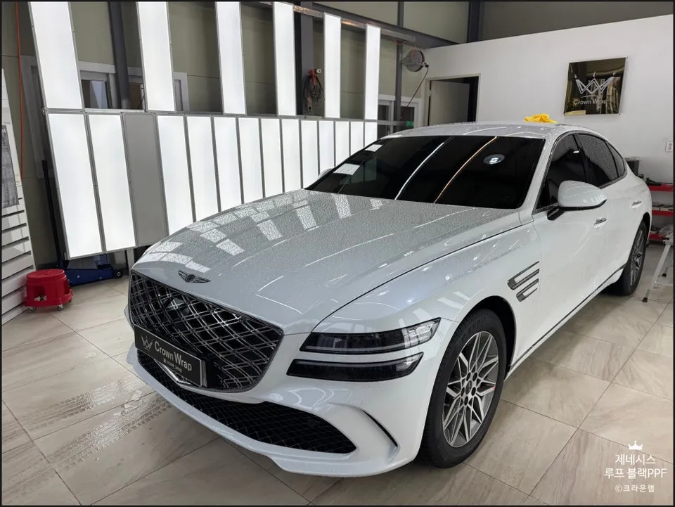 Genesis G80のPPF施工事例｜ルーフトップの仕上がり 施工写真 1-2