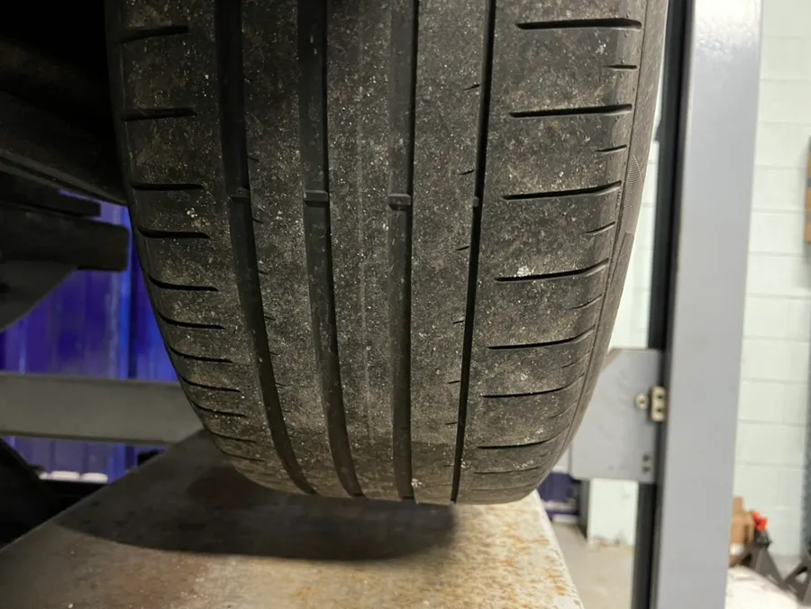 Mercedes-Benz GLEのホイールリペア・塗装事例 施工写真 2-2