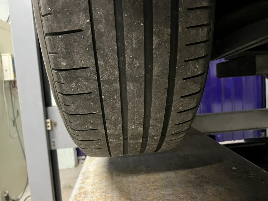 Mercedes-Benz GLEのホイールリペア・塗装事例 施工写真 3-2