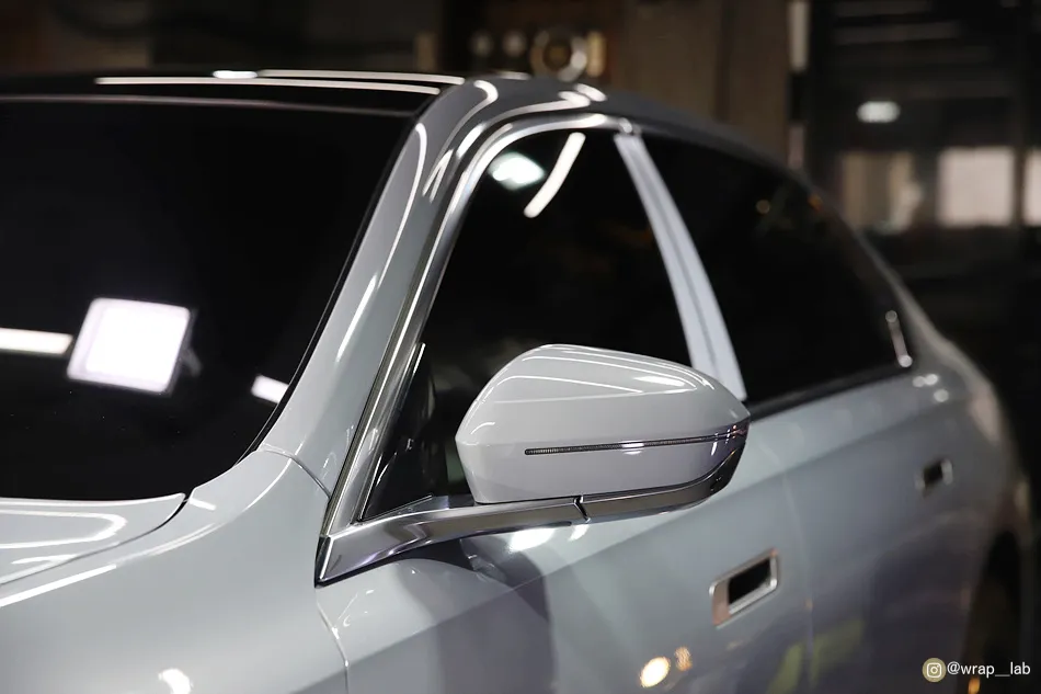BMW 7 Seriesのカーラッピング事例|費用目安・仕上がり 施工写真 3-2