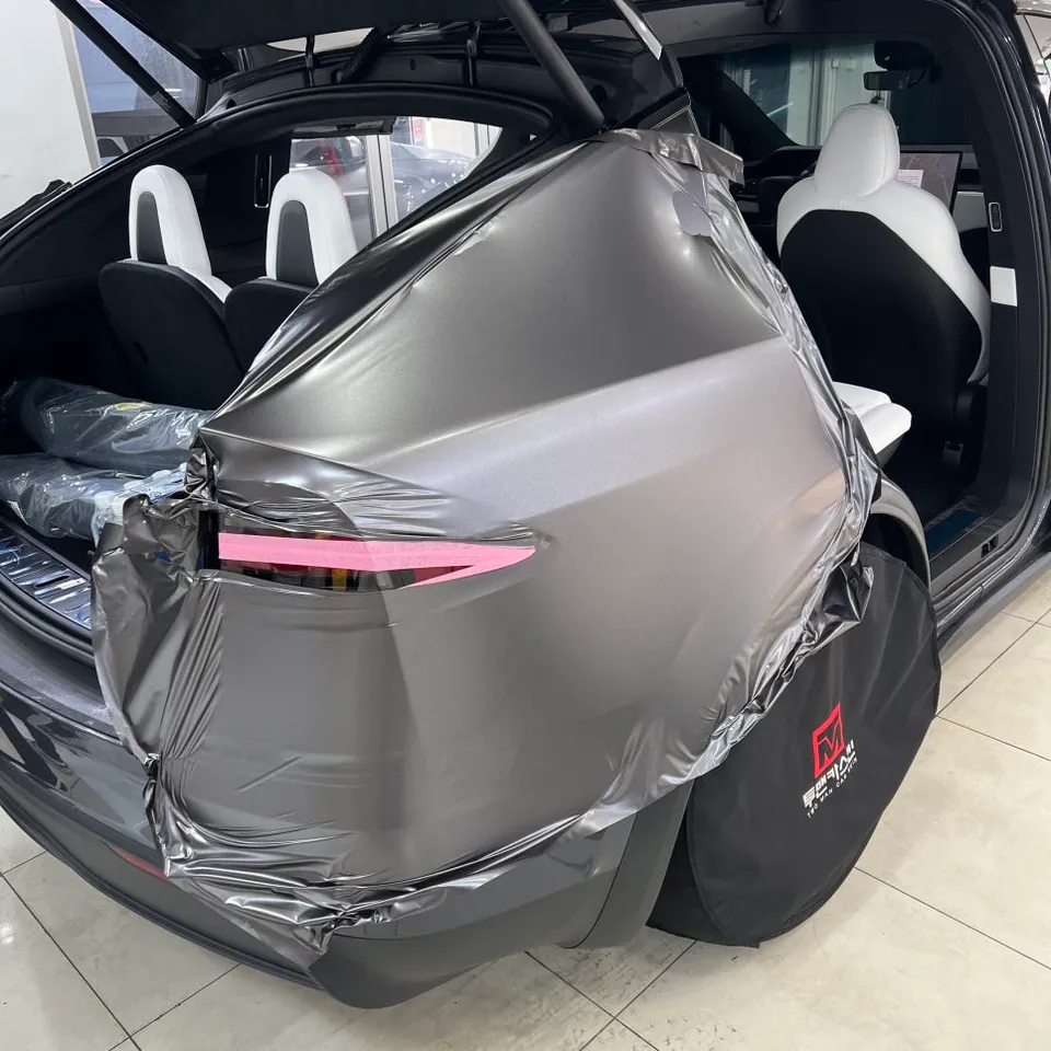 Tesla Model Xのカーラッピング事例｜費用目安・仕上がり 施工写真 2-2