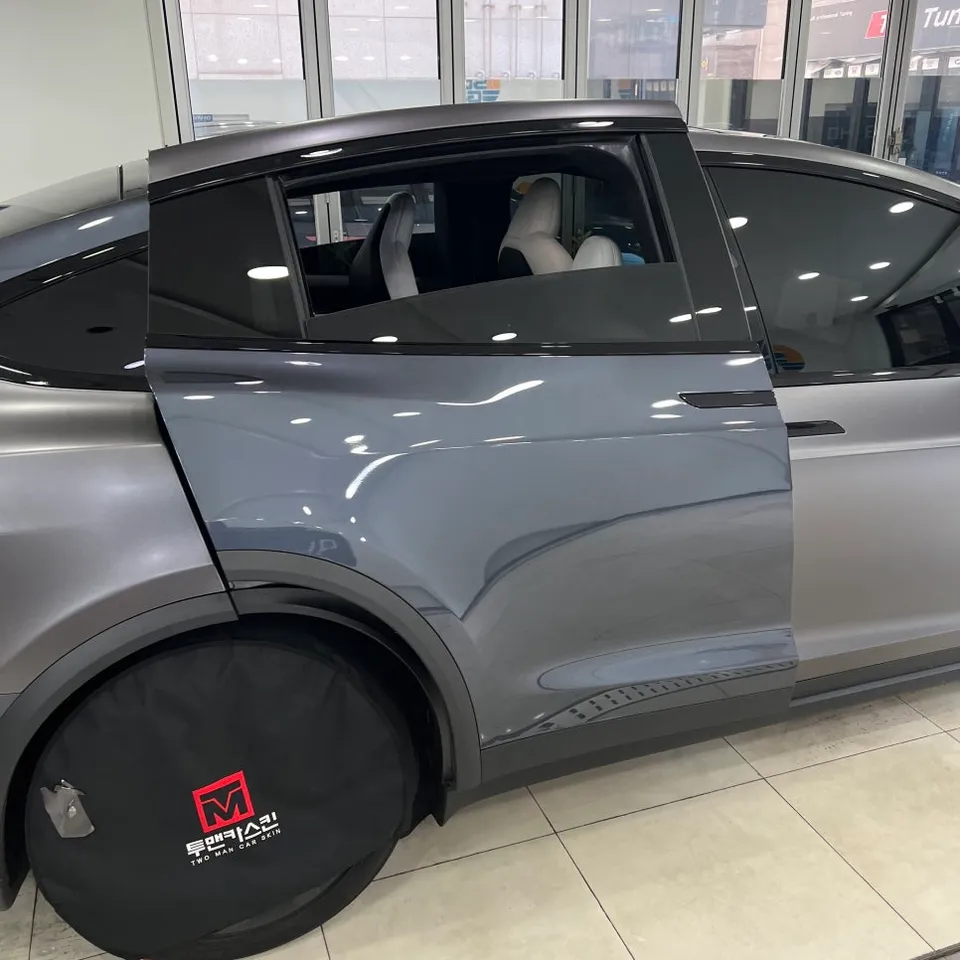 Tesla Model Xのカーラッピング事例｜費用目安・仕上がり 施工写真 3-2
