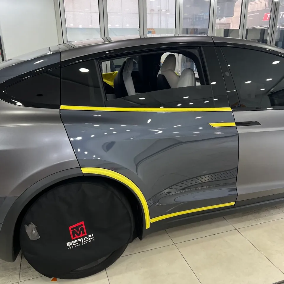 Tesla Model Xのカーラッピング事例｜費用目安・仕上がり 施工写真 1-3
