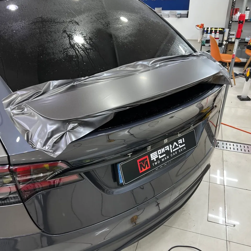 Tesla Model Xのカーラッピング事例｜費用目安・仕上がり 施工写真 3-3