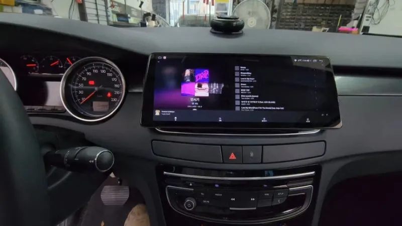Peugeot 508のAndroid Auto・CarPlay取付事例 施工写真 2-2