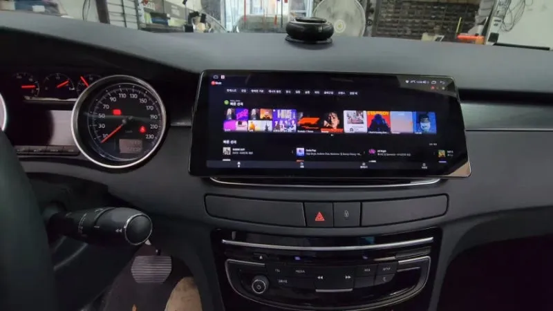 Peugeot 508のAndroid Auto・CarPlay取付事例 施工写真 3-2