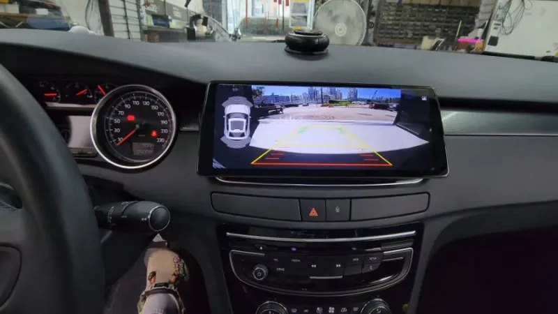 Peugeot 508のAndroid Auto・CarPlay取付事例 施工写真 4-2