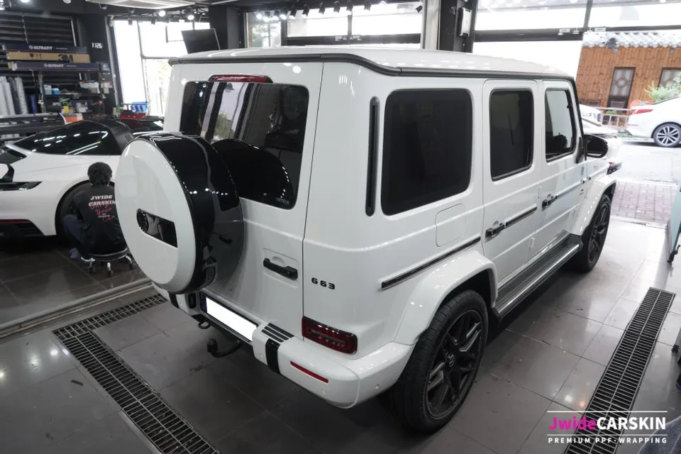 Mercedes-Benz G63 AMG W463 ppf - Mercedes-Benz G63 AMG PPF Review: Preserving Luxury Interior photo 4