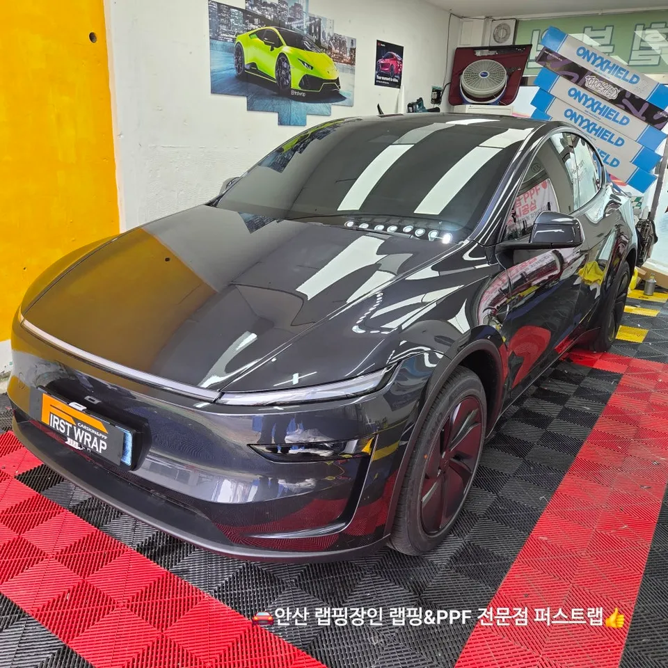 Tesla Model 3のカーラッピング事例|費用目安・仕上がり 施工写真 3-2