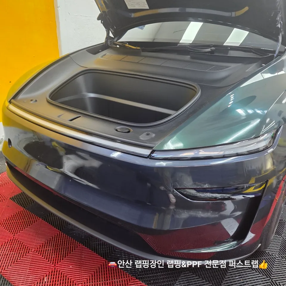 Tesla Model 3のカーラッピング事例|費用目安・仕上がり 施工写真 3-3