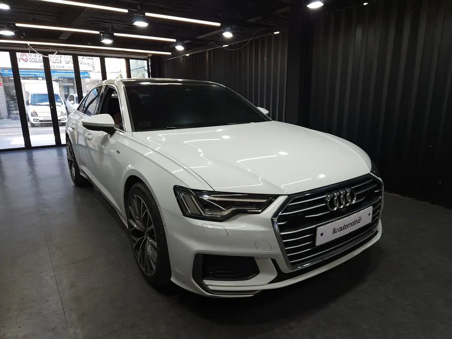 Audi A6のグリル・ディフューザー交換事例|ブラックカスタム 施工写真 3-1