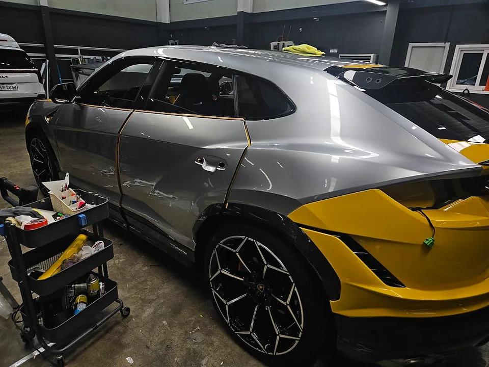 Lamborghini Urus GTシルバーラッピング事例|費用目安・仕上がり 施工写真 3-1