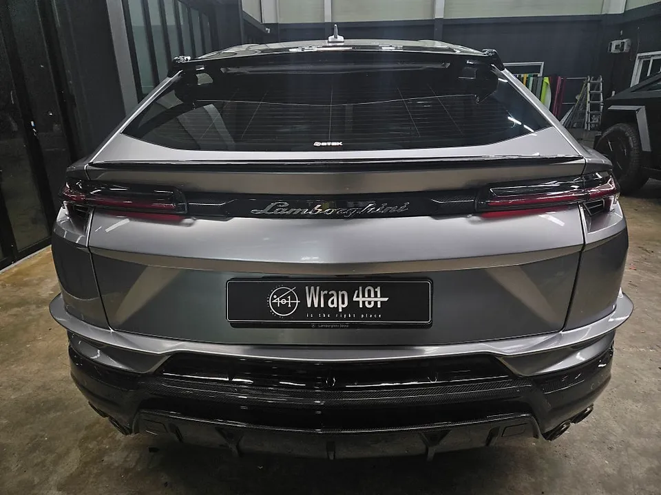 Lamborghini Urus GTシルバーラッピング事例|費用目安・仕上がり 施工写真 1-2
