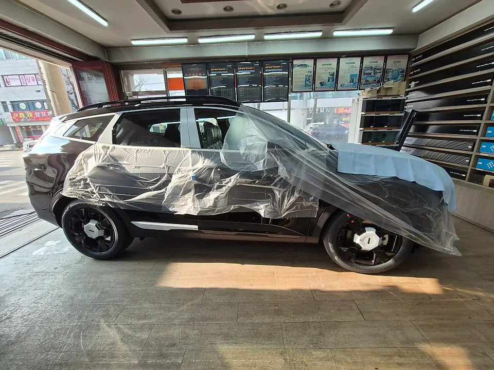 Kia Sportageのカーフィルム施工事例｜費用目安・仕上がり 施工写真 1-3
