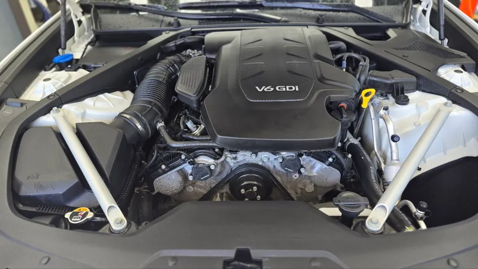 Kia K900のガラスコーティング事例 施工写真 4-1