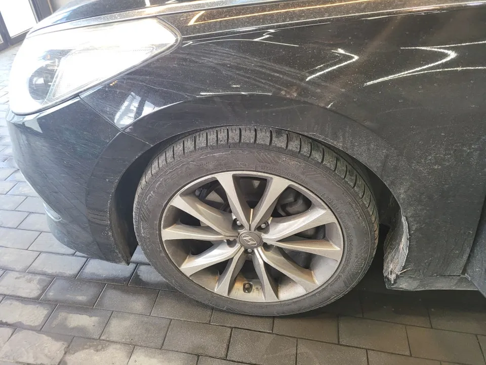 Hyundai Azeraのガラスコーティング事例|韓国での施工参考 施工写真 3-1