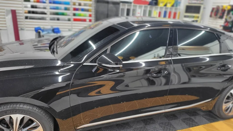 Kia K8のガラスコーティング事例|費用目安・仕上がり 施工写真 1-2