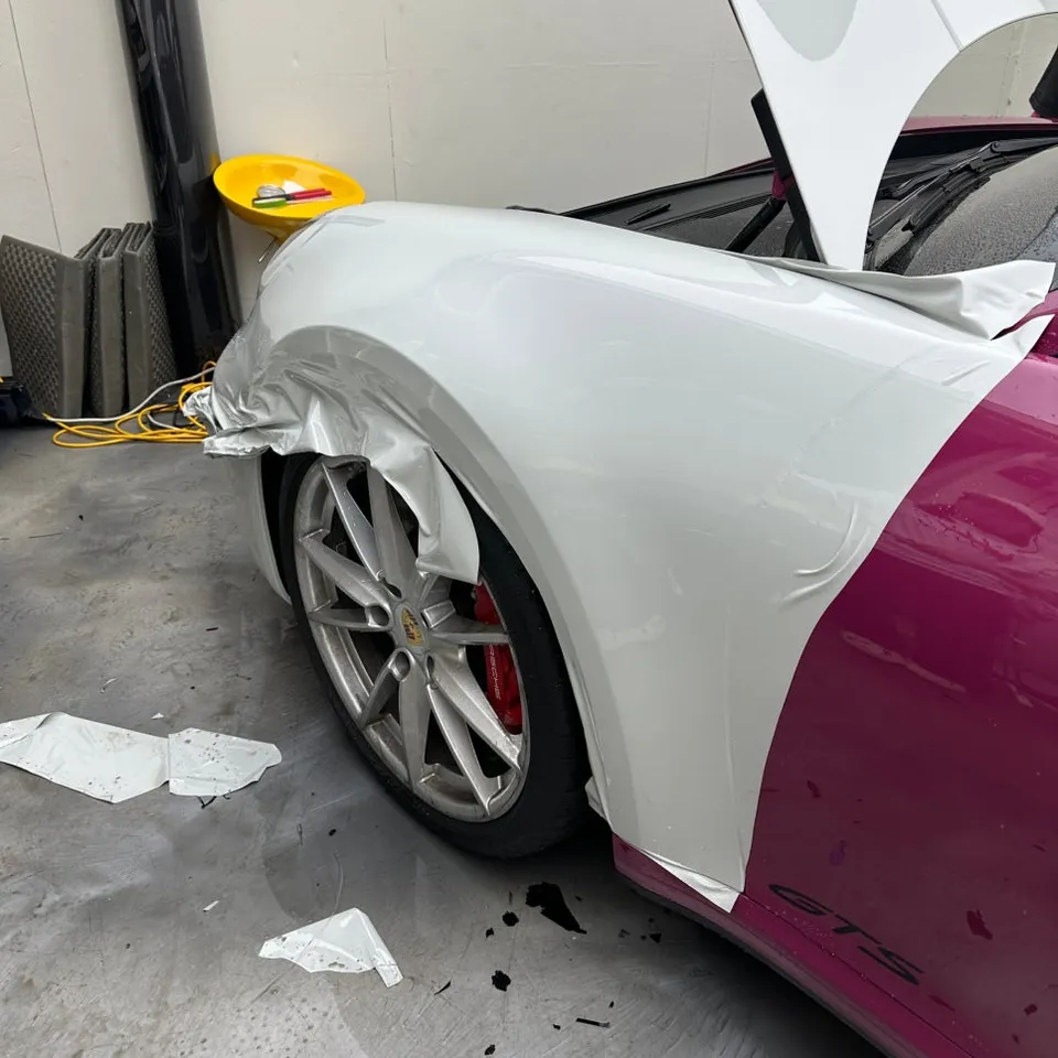ポルシェ911のPPF施工事例|カラーチェンジと保護効果 施工写真 1-3