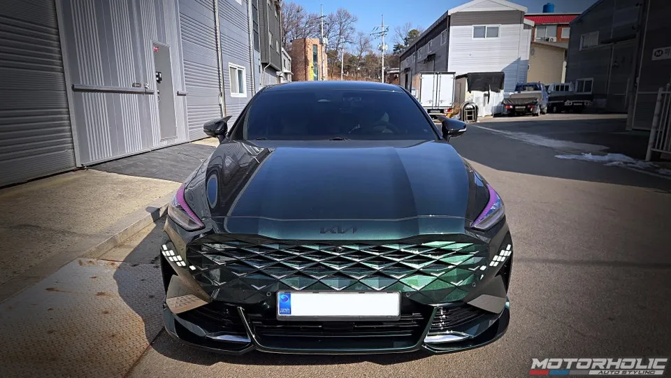 Kia K8 Body Kit Review: Deep Forest Green Dress-Up photo 2