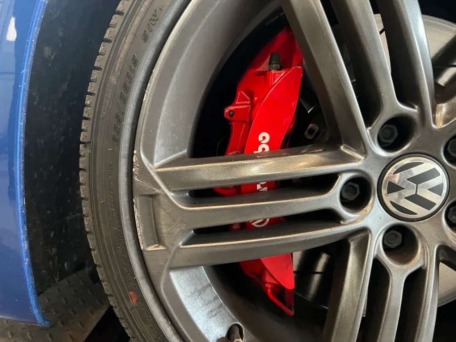 Volkswagen Sciroccoのホイールリペア・塗装事例 施工写真 3-2