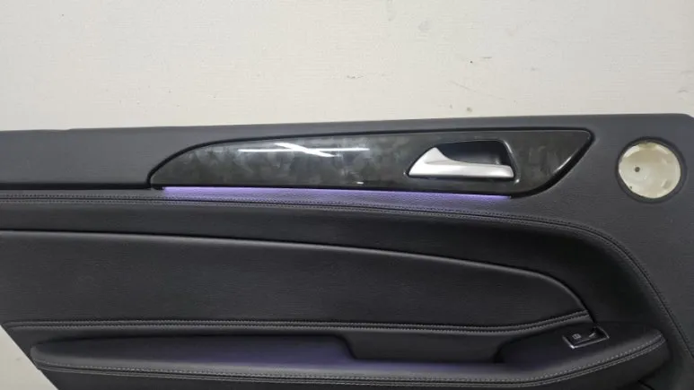 Mercedes-Benz CLS350D ambient lighting - Mercedes-Benz CLS350D Ambient Lighting — RGB Upgrade Review photo 3