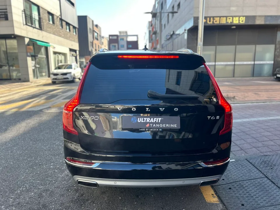 Volvo XC90のカーラッピング事例|3Mサテンサイケデリック 施工写真 3-1
