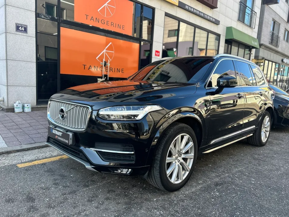 Volvo XC90のカーラッピング事例|3Mサテンサイケデリック 施工写真 2-2