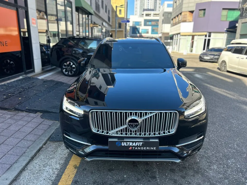 Volvo XC90のカーラッピング事例|3Mサテンサイケデリック 施工写真 3-2