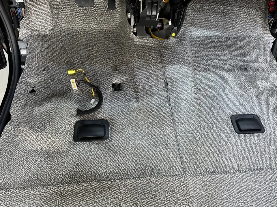 Kia CarnivalのPPF施工事例 施工写真 1-3