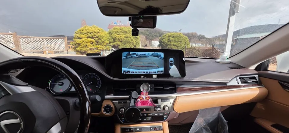 Lexus ESのAndroid Auto・CarPlay取付事例 施工写真 4-2