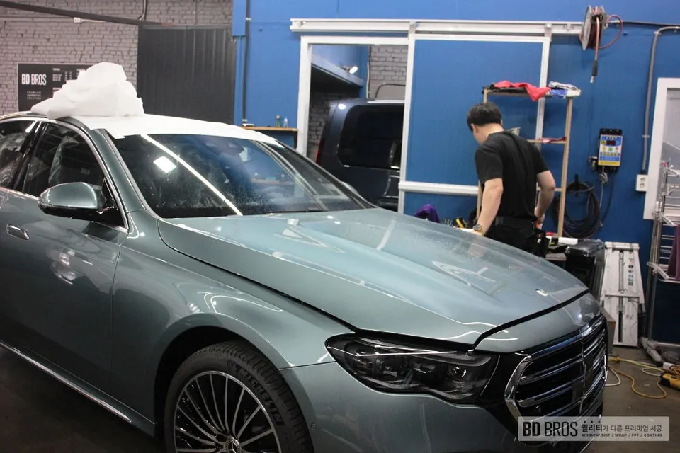 Mercedes-Benz Eクラス PPF施工事例｜費用目安と仕上がり 施工写真 3-3