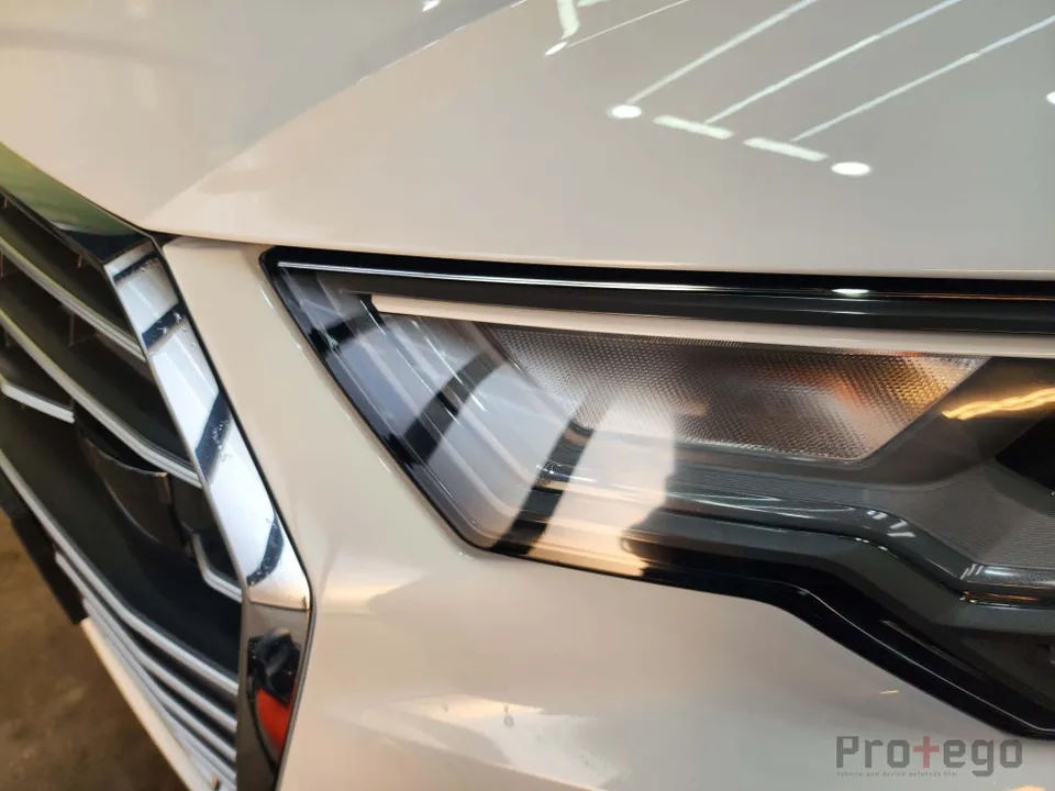 Audi A6 PPF施工事例：ヘッドライト・トランク部分の仕上がり 施工写真 1-2