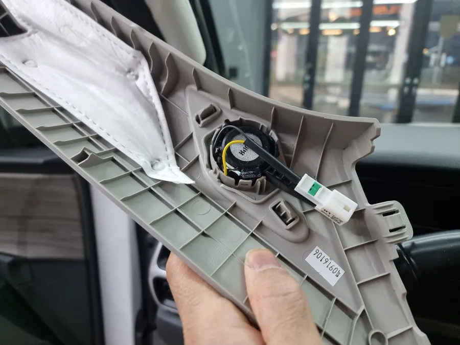 Kia Sorento MQ4 car audio - Kia Sorento MQ4 Car Audio Installation Review — Cost photo 4