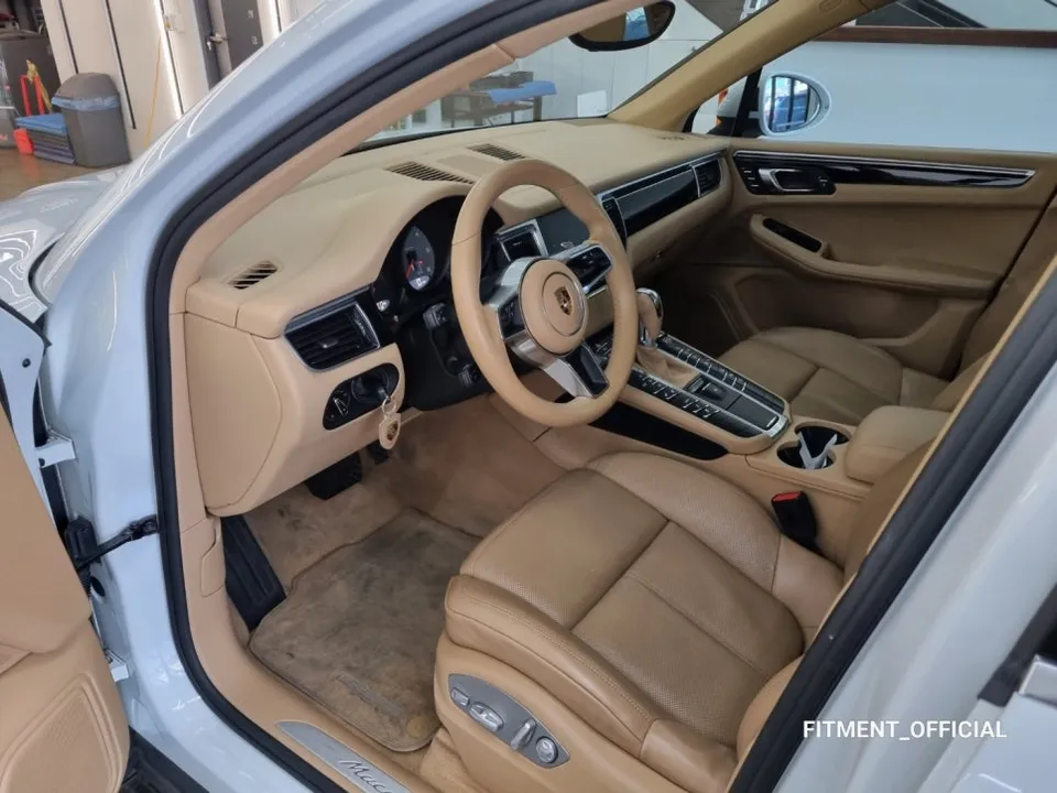 Porsche MacanのAndroid Auto・CarPlay取付事例 施工写真 5