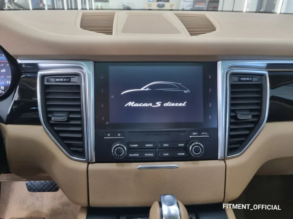 Porsche MacanのAndroid Auto・CarPlay取付事例 施工写真 6