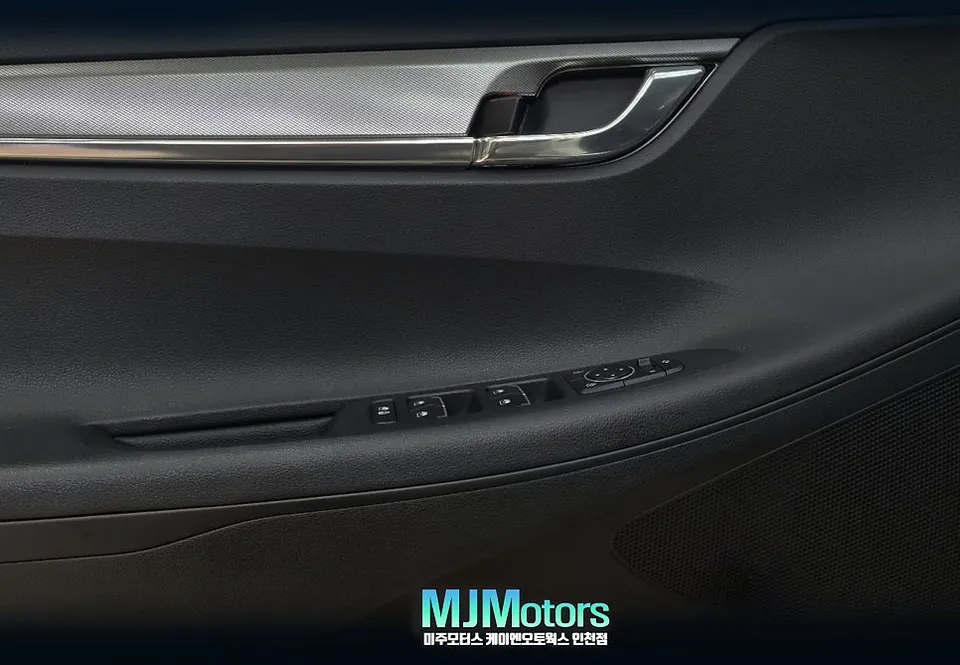 Hyundai Azera interior customization - Hyundai Azera Interior Customization Review — Enhanced Convenienc photo 3