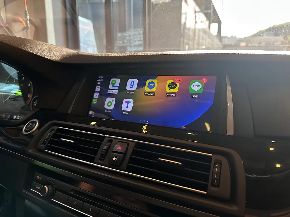 BMW 5 Series F10のAndroid Auto・CarPlay取付事例 施工写真 5