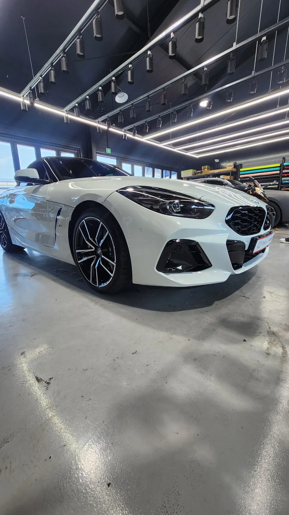BMW Z4のカーラッピング事例｜アイル オブ マン グリーン 施工写真 2-1