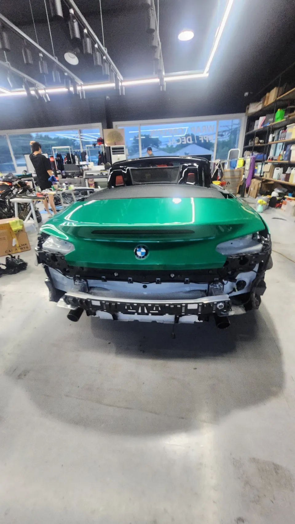 BMW Z4のカーラッピング事例｜アイル オブ マン グリーン 施工写真 1-3