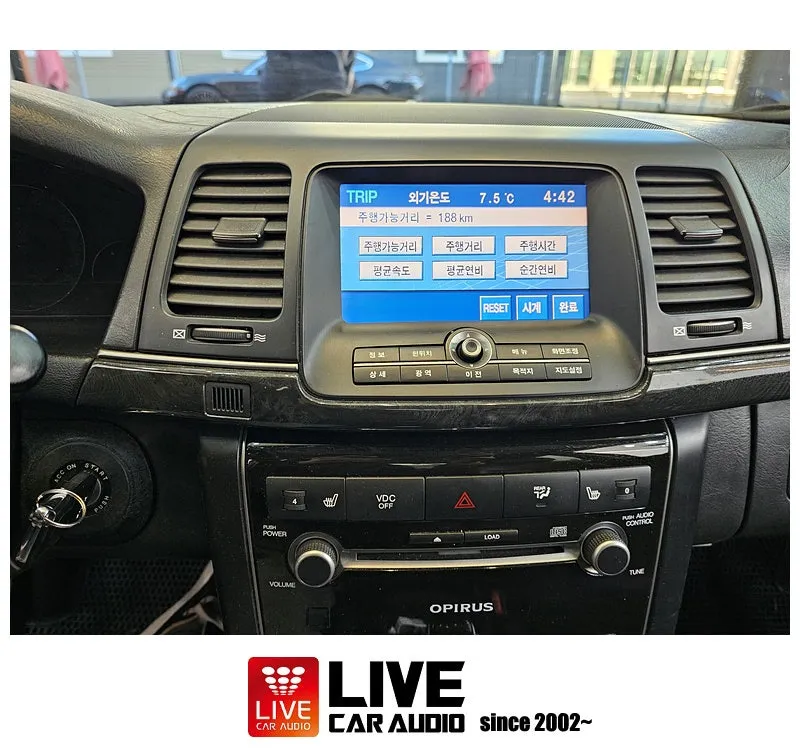 Kia OpirusのAndroid Auto・CarPlay取付事例 施工写真 4-2