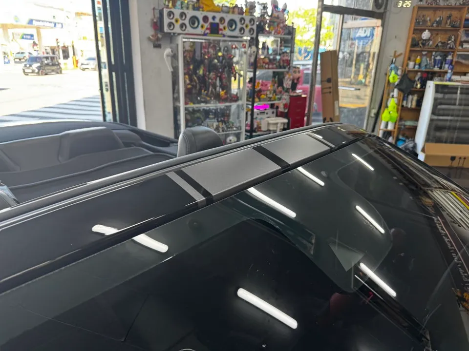 Ford Mustang Convertibleのカーラッピング事例|費用目安・仕上がり 施工写真 2-3
